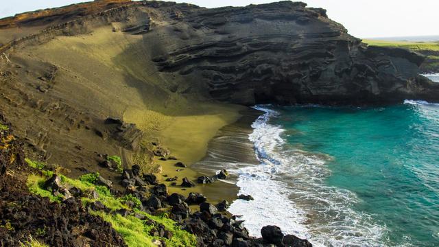 Papakōlea Green Sand Beach