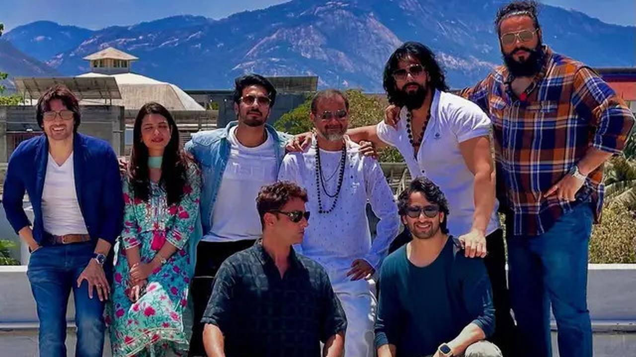 6 Potret Reuni Pemain Mahabharata, Shaheer Sheikh hingga Sourabh Raaj Jain Bikin Nostalgia