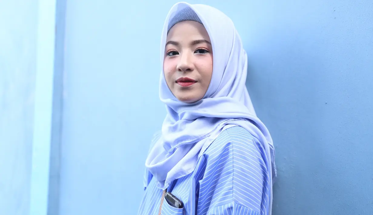 Bahkan, ada juga yang pelan-pelan mengurangi kegiatannya di dunia entertainment. Yang belum lama ini terdengar mulai perdalam agama adalah Desta Mahendra. (Nurwahyunan/Bintang.com)