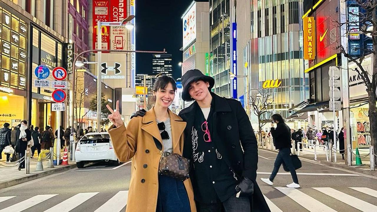 Satu Dekade Bersama, Ini Potret Liburan Keluarga Vino G Bastian Ke Jepang