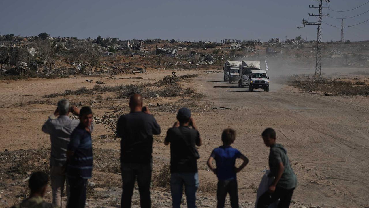 FOTO: ICRC Serahkan Jenazah Warga Palestina yang Ditahan Israel