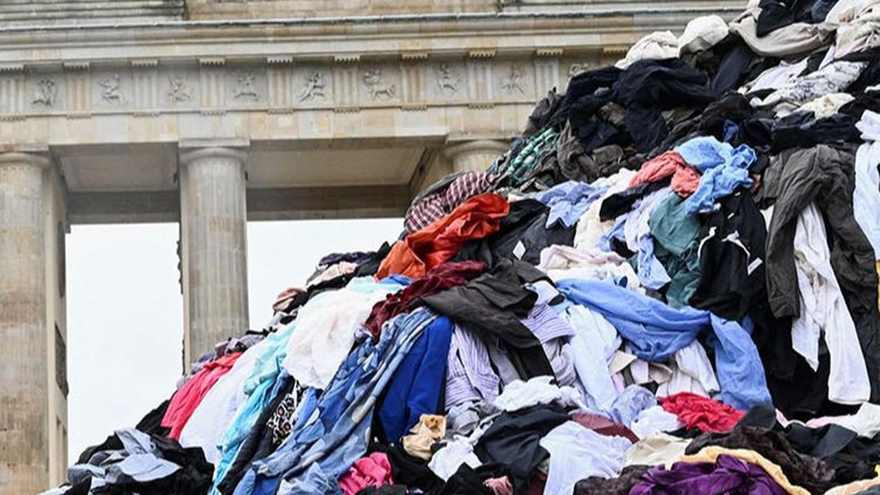 Selain itu, pekerja di industri fast fashion, terutama di negara-negara berkembang, banyak pabrik pakaian yang sering kali bekerja dalam kondisi buruk serta mendapatkan upah rendah.&nbsp;REUTERS/Annegret Hilse