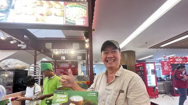 Alex Herlambang, Owner Toko Kelapa Hijau