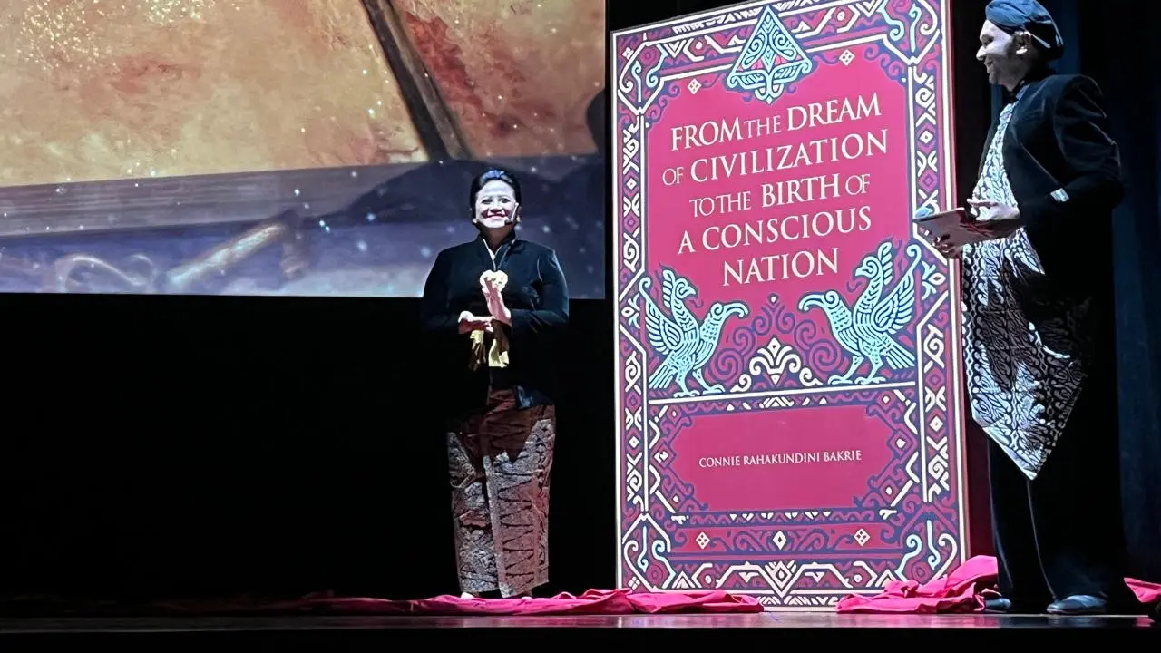 Prof. Dr. Connie Rahakundini Bakrie meluncurkan buku Negara Berkesadaran: Dari Mimpi Peradaban Menuju Kelahiran Bangsa Berkesadaran.