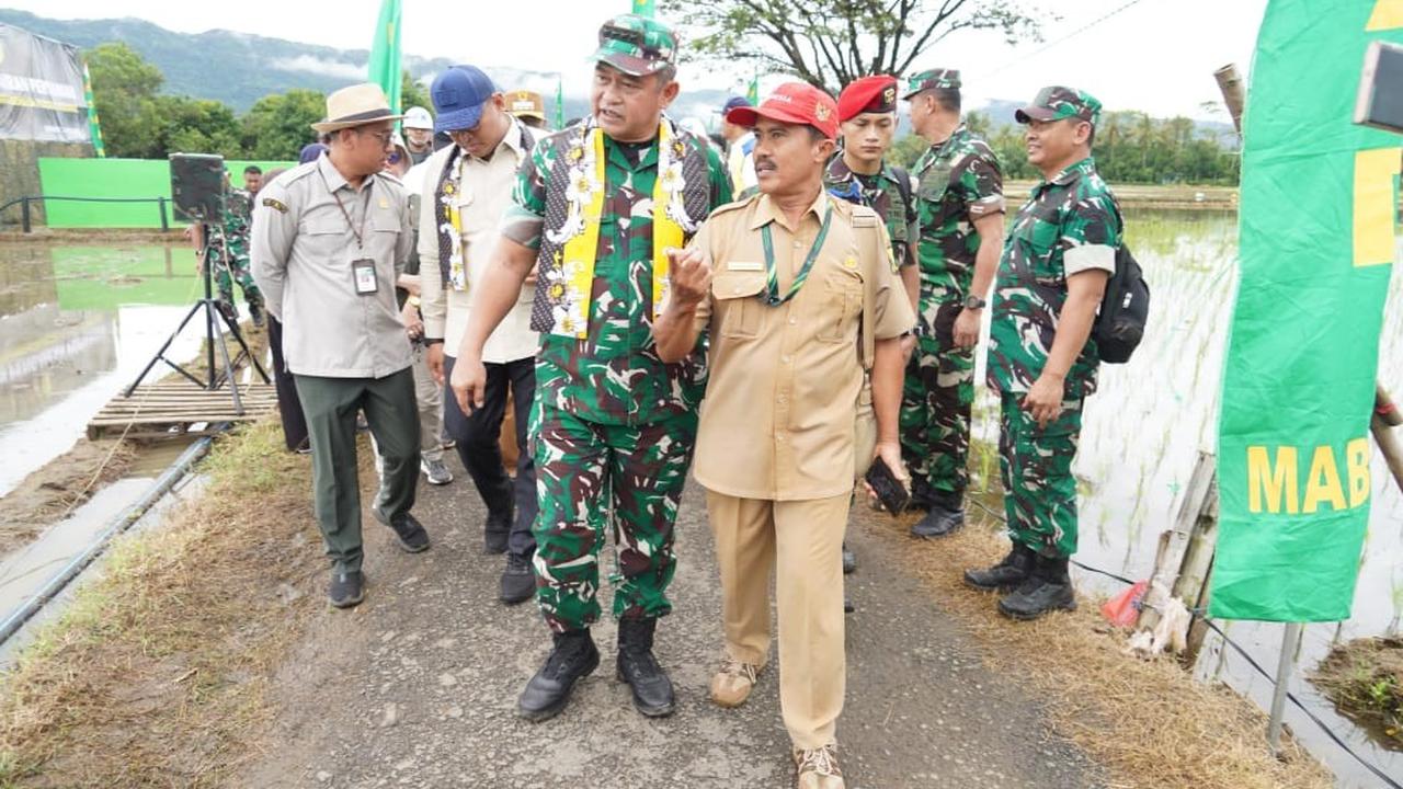 Kasad dan Wamentan Resmikan Sarana Pengairan Ribuan Hektare Sawah di Sukabumi
