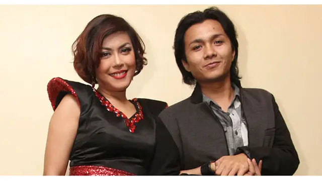 [Bintang] Novita Dewi dan Alex Rudiart