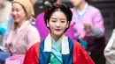 <p>Cho Yi Hyun sebagai janda bernama Jung Soon Deok. Dia adalah menantu kedua dari keluarga wakil perdana menteri pertama dan menjalani kehidupan ganda sebagai Ny. Yeo Joo, mak comblang terbaik di Kota Hanyang.</p>