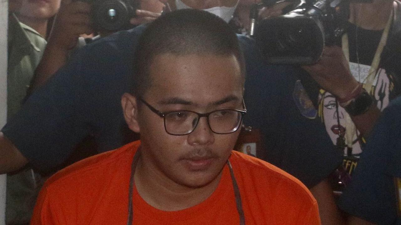 FOTO: Ekspresi Tersangka Altaf Saat Memperagakan Adegan Sadis Menghabisi Nyawa Zidan dalam Rekonstruksi Pembunuhan Mahasiswa UI