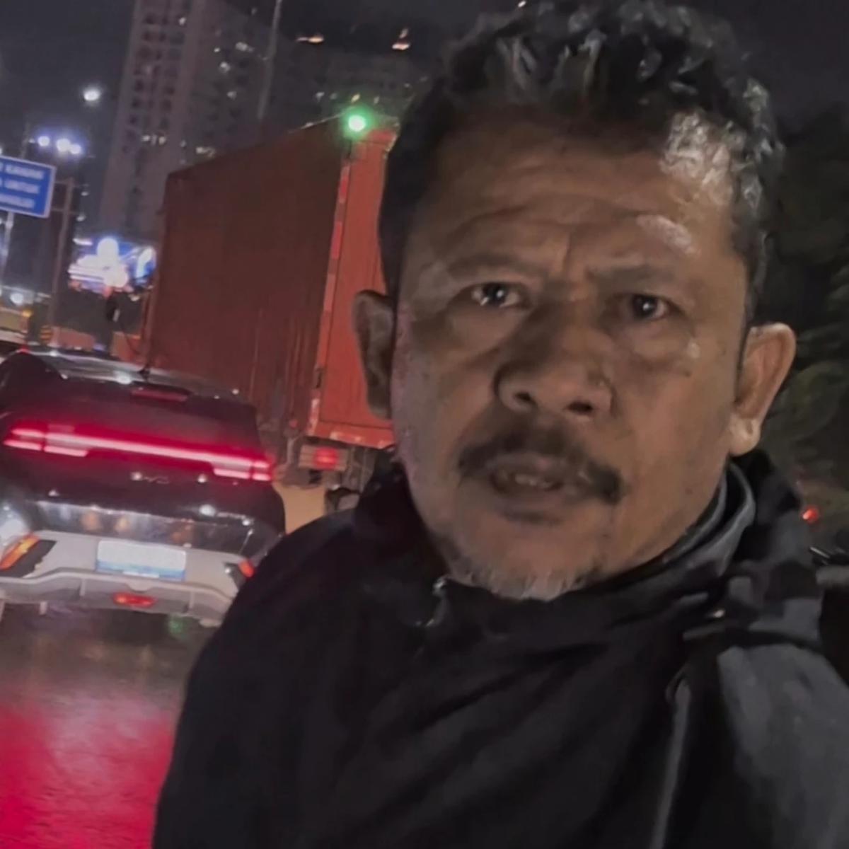 Viral Pengemudi Taksi Online Ngamuk dan Rusak Mobil di Tol JORR