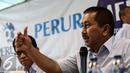 Dirut Peruri, Prasetyo bersama jajarannya saat memberikan keterangan saat Peruri media visit 2017 di kantor Perum Peruri, Karawang, Jawa Barat, Rabu (18/1). (Liputan6.com/Faizal Fanani)