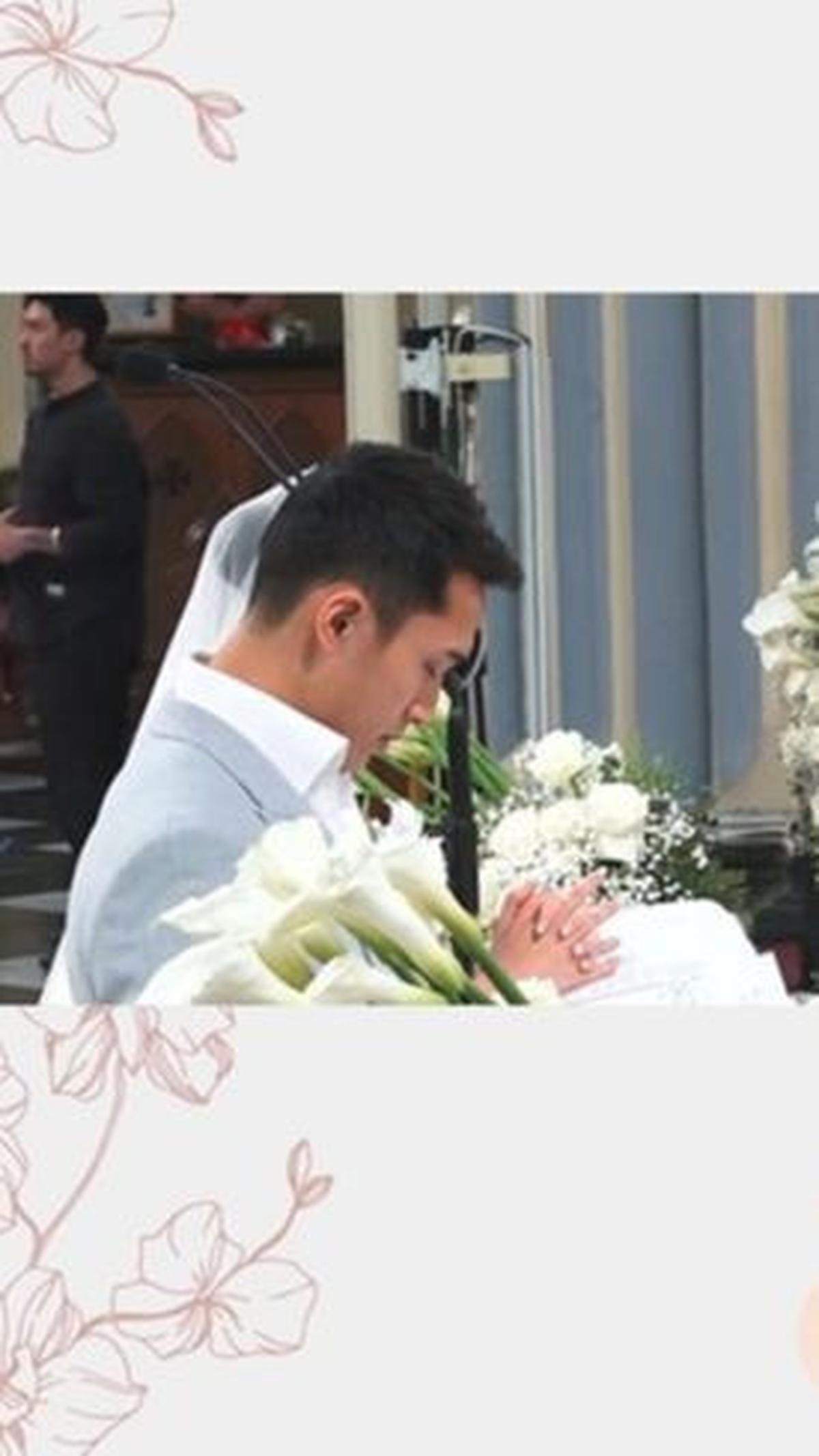 Potret Jojo, sapaan akrab Jonatan Christie dan Shanju saat pembacaan doa. Jojo dan Shanju akhirnya menikah&nbsp;setelah tujuh tahun berpacaran