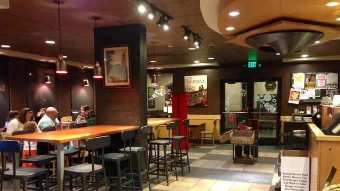 CEO Kedai Kopi, Howard Schultz, Tumbuh di Pemukiman Orang Miskin