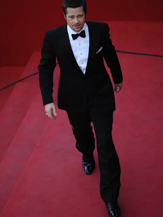 James Gray seorang produser film berjudul ‘The Lost City of Z’, yang dibintangi Pitt mengakui jika dirinya tetap mendukung Pitt ditengah kisruh rumah tangganya bersama Jolie. Dia pun selalu menjaga hubungan dengan sahabatnya itu. (AFP/Bintang.com)