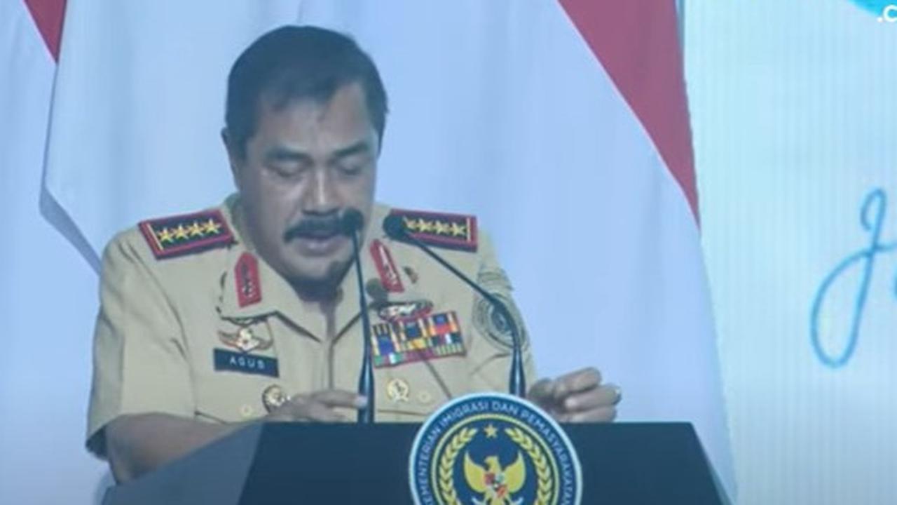VIDEO: Perintah Jenderal Menteri Imigrasi ke Wamen Atur Banyak Bintang Tiga "Setuju Enggak Nih?"