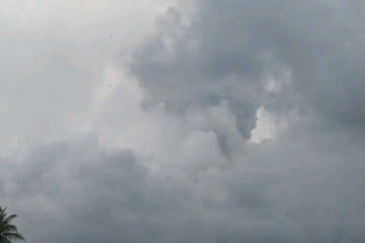Gunung Ibu Erupsi Kamis (1/1/2026).