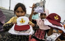 Relawan Salurkan Bantuan Seragam Banjir Aceh Timur untuk Siswa Terdampak