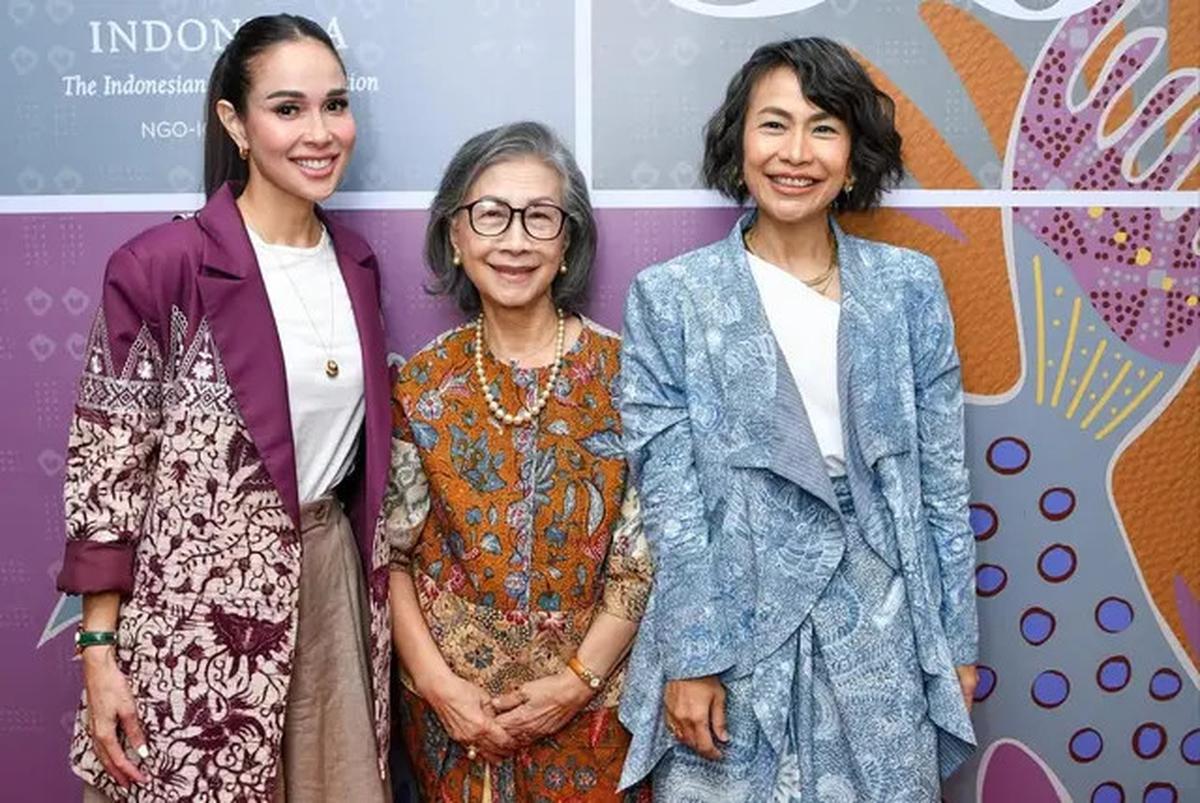 7 Model Baju Batik Loemongga Haoemasan, Jadi Inspirasi Gaya Formal dan Elegan Istri Menteri
