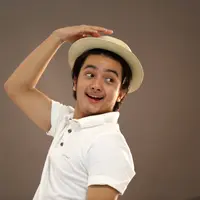 Tantangan bagi pemeran Bryan Domani dalam sinetron terbarunya berjudul Anak Langit. Dalam sinetron yang akan tayang di SCTV itu, ia memerankan tokoh antagonis. (Nurwahyunan/Bintang.com)