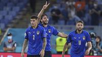 Cetak dua gol. Lewat dua golnya, Manuel Locatelli menyamai pencapaian Mario Balotelli sebagai pemain Italia yang mampu mencetak dua gol dalam satu pertandingan di ajang Euro. Balotelli melakukannya saat melawan Jerman di semifinal Euro 2012. (Foto: AP/Pool/Ettore Ferrari)