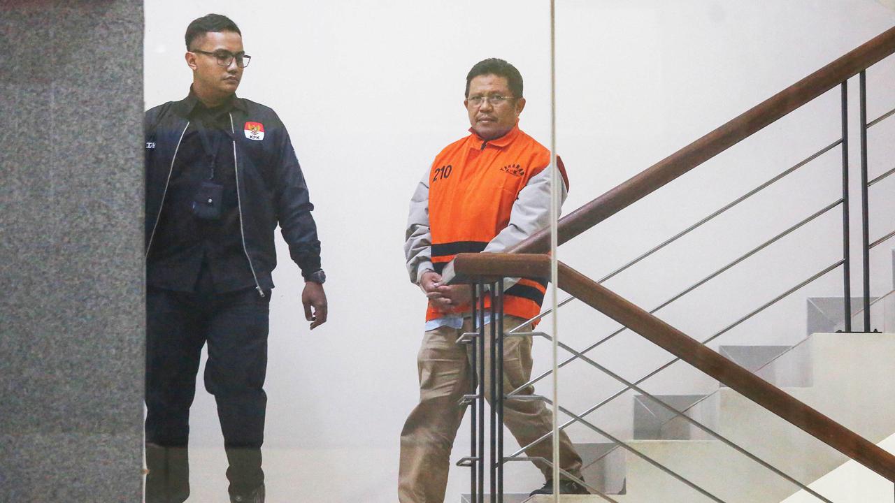 KPK Resmi Menahan Bupati Lombok Barat