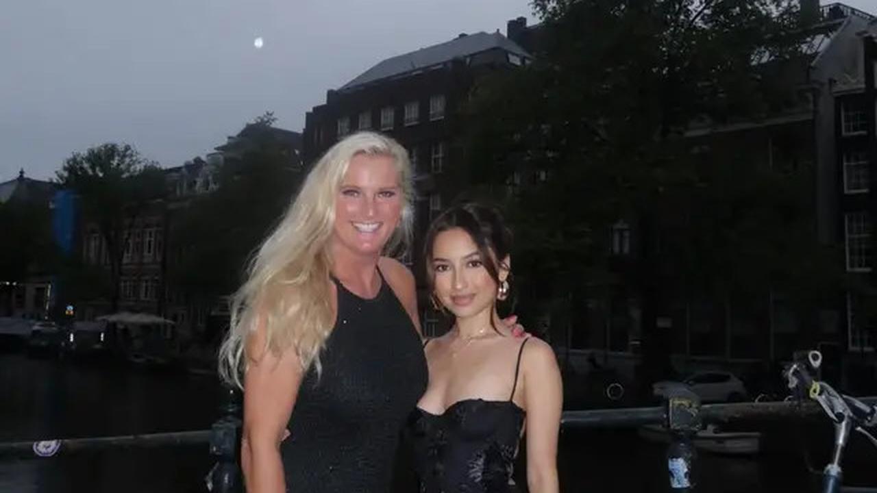 6 Gaya Fashion Ibunda Justin Hubner, Penampilannya di Ulang Tahun Jennifer Coppen Curi Perhatian