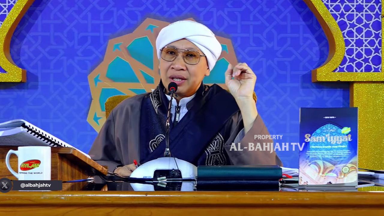 Buya Yahya Menjawab, Apakah Menoleh dan Menggaruk Saat Sholat Membatalkan?