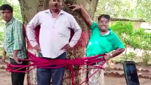 Puluhan Siswa di India Nekat Ikat Guru Matematika di Pohon