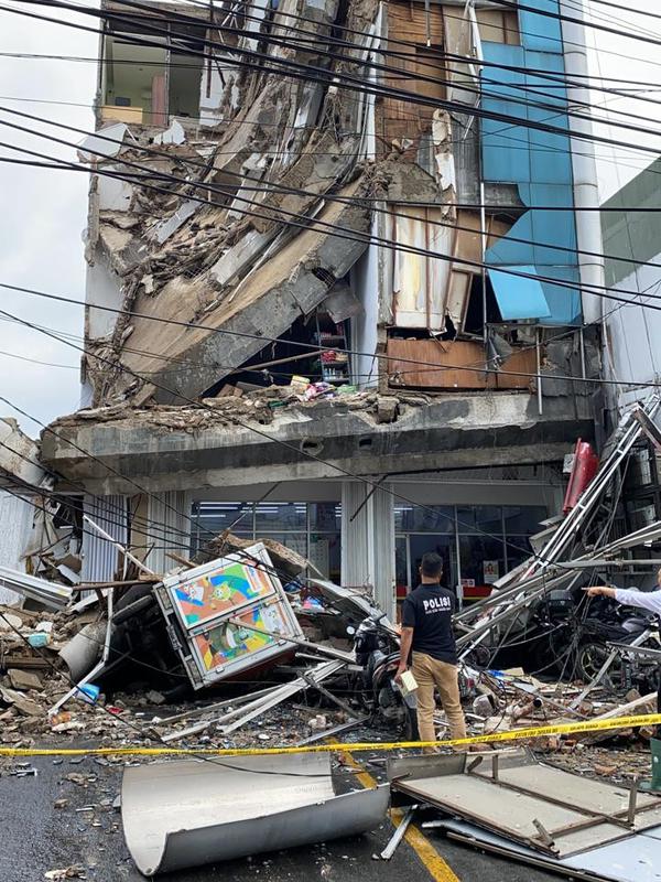 Gedung empat lantai di Slipi, Jakarta Barat ambruk. (Dok Istimewa)