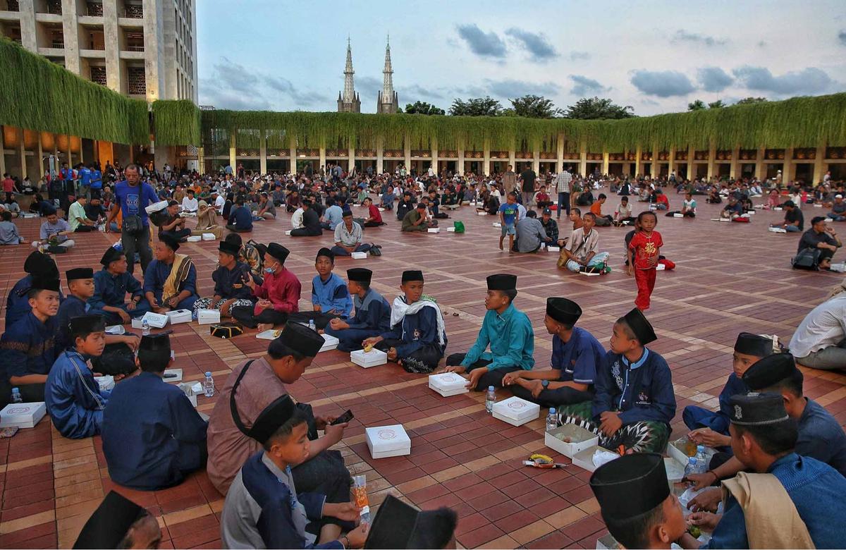 FOTO: Berbuka Puasa Bersama Di Mesijid Istiqlal