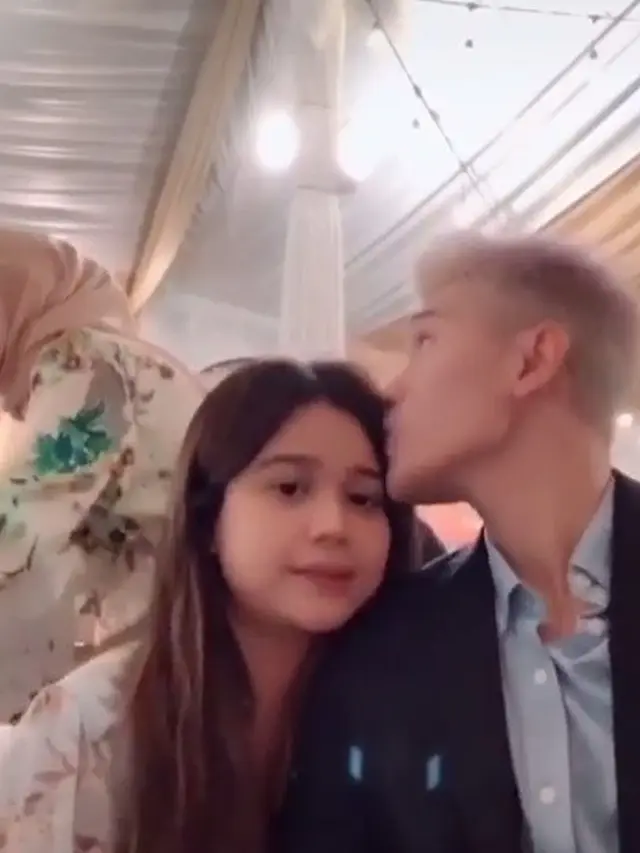 6 Momen Kebersamaan Julian Jacob dan Brisia Jodie Kondangan Bareng