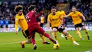 Pemain Liverpool Mohamed Salah melakukan tendangan ke gawang Wolverhampton Wanderers pada pertandingan sepak bola Liga Inggris di Stadion Molineux, Wolverhampton, Inggris, 4 Februari 2023. Wolverhampton Wanderers mengalahkan Liverpool dengan skor 3-0. (Tim Goode/PA via AP)