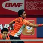 Tontowi Ahmad/LiliyanaNatsir mengembalikan bola ke pasangan Malaysia, Chan Peng Soon/Goh Liu Ying di Total BWF Championships 2015 di Jakarta, Kamis (13/8/2015). Tontowi Ahmad/LiliyanaNatsir unggul 21-8 21-13. (Liputan6.com/Helmi Fithriansyah)