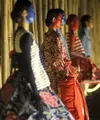 Lakon indonesia menggelar fashion show koleksi terbaru untuk memperingati spirit Hari Batik Nasional, tanggal 9 Oktober 2021 silam di kompleks Candi Prambanan.