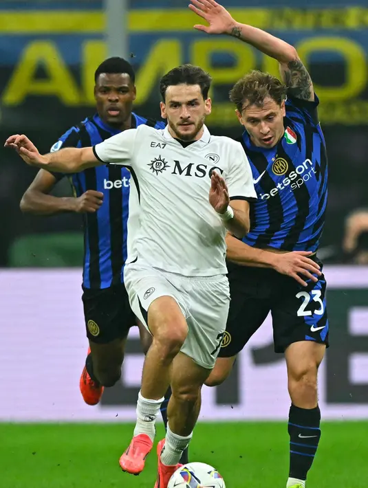 Skor imbang 1-1 bertahan hingga akhir pertandingan. (Gabriel BOUYS/AFP)