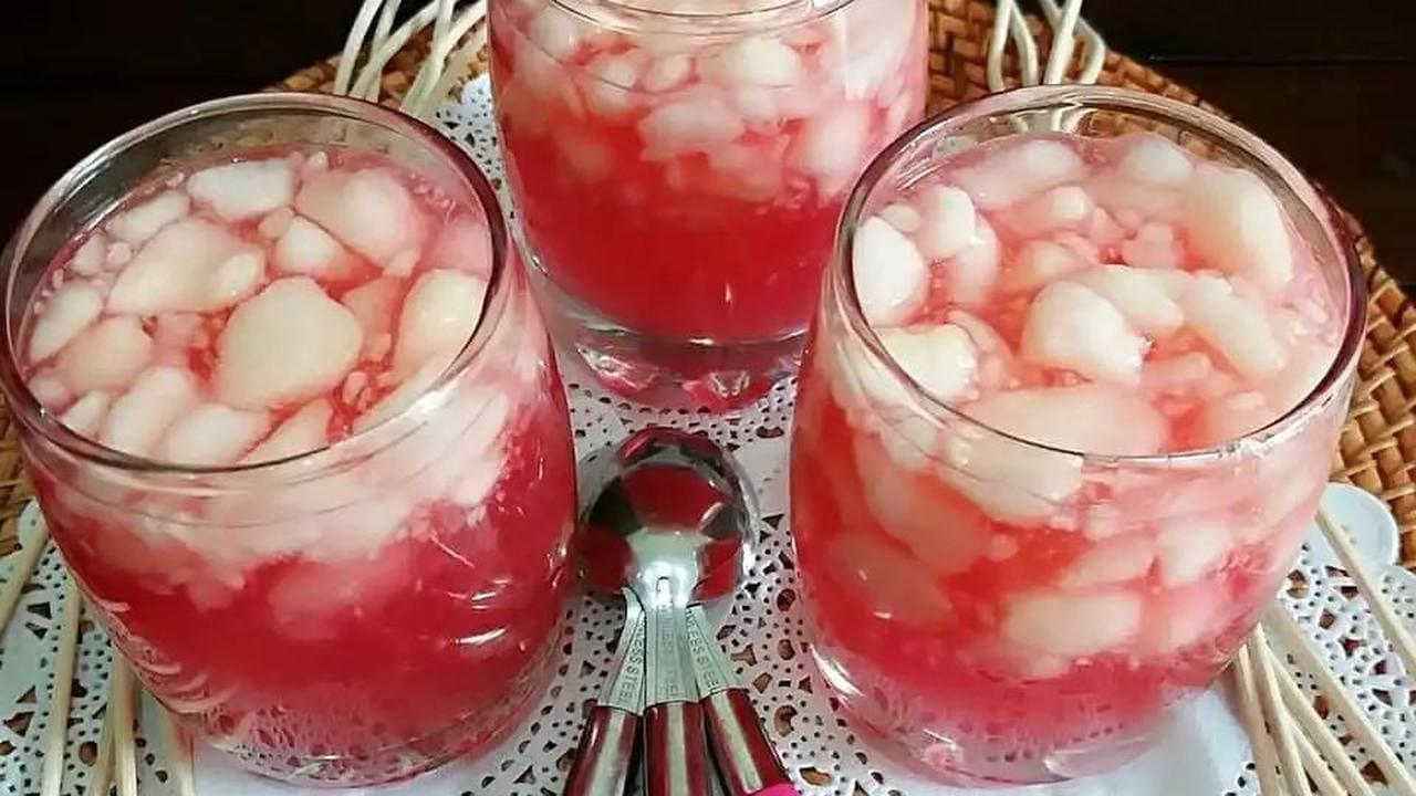 <b>1. Es Sirup Timun Suri</b>