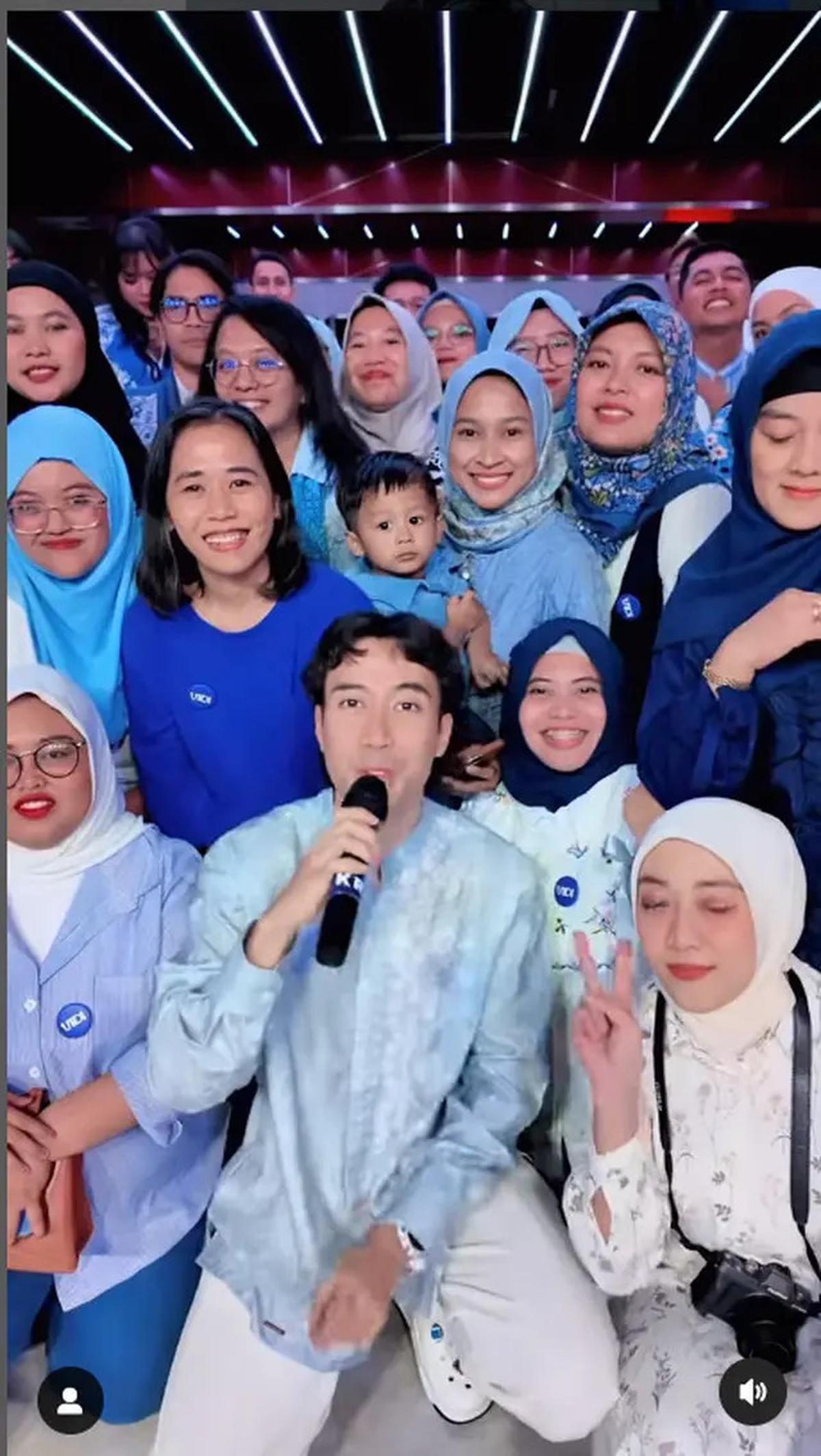 Potret 6 Artis Buka Puasa Bareng Fans Ini Penuh Kehangatan, Kekeluargaannya Terasa