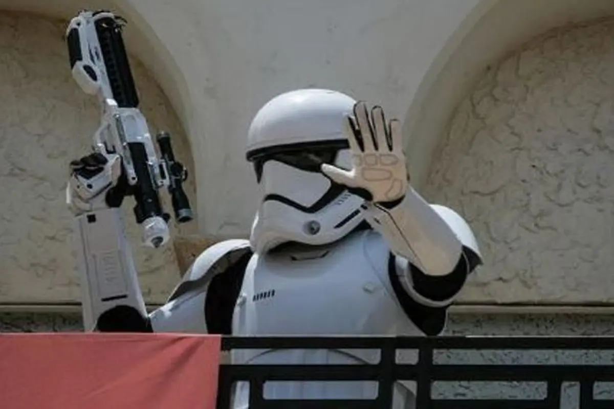 Disney Kerahkan Pasukan Star Wars untuk Terapkan Jarak Sosial