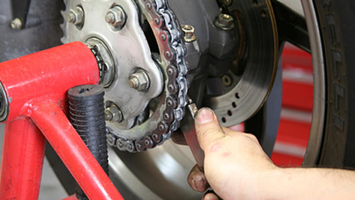Jangan Bersihkan Rantai dengan Pressure Washer