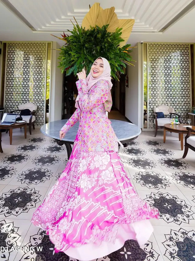 Nadia Stefanie Pemeran Saras 008