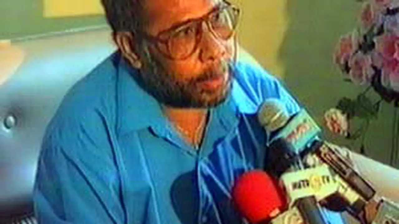 120101bMalukuT.jpg