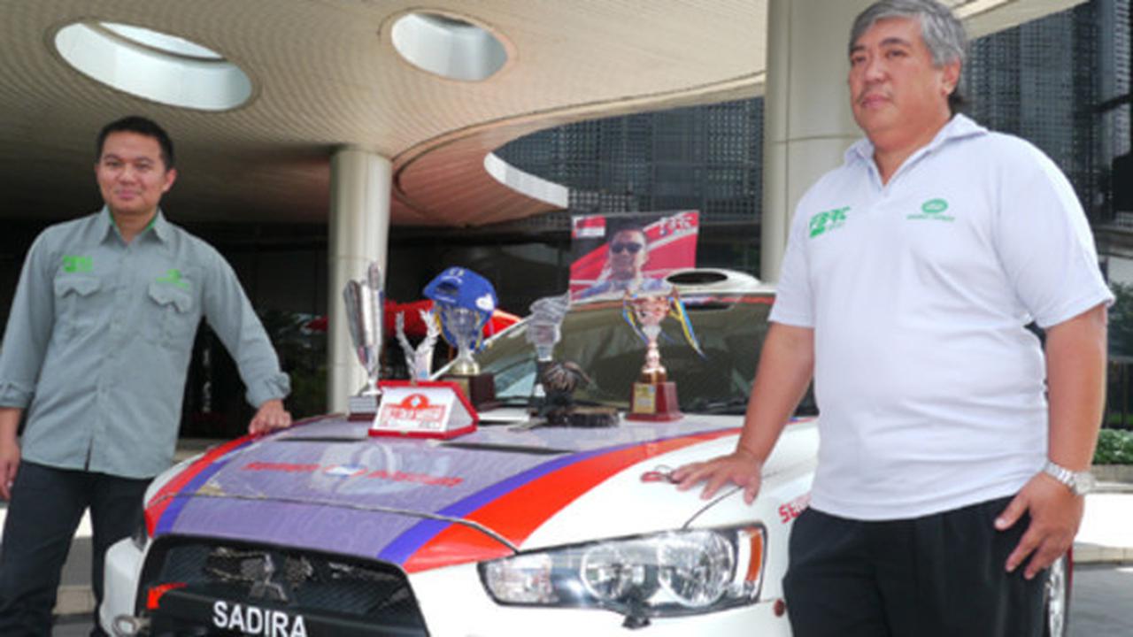 Ilustrasi: Subhan Aksa Bersama Lancer Evolution X (Foto: Tatan R)