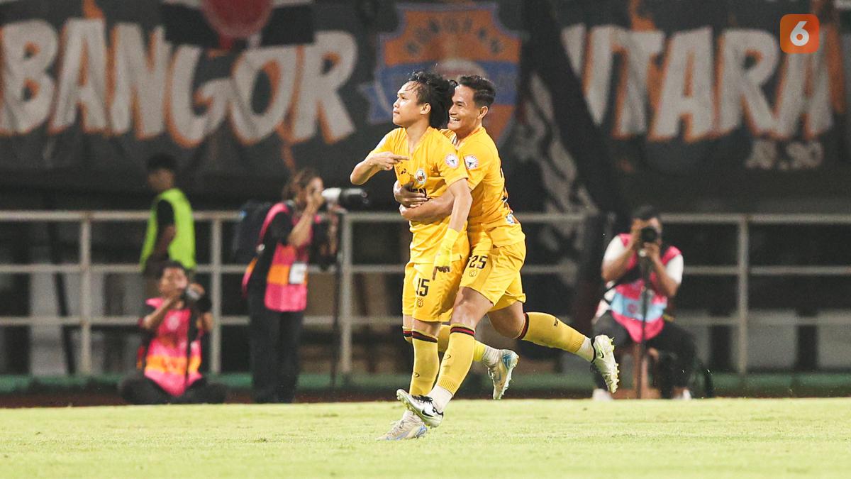 Prediksi Skor Semen Padang vs Dewa United 15 Agustus 2025