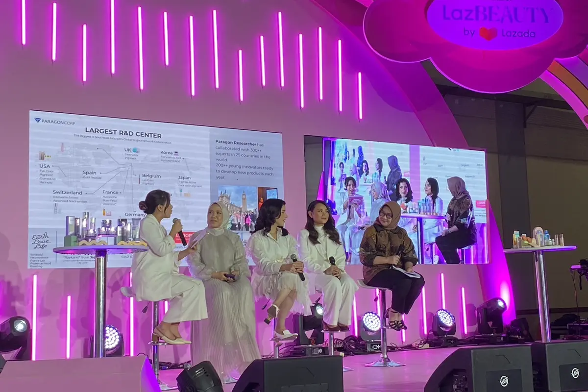 Talk show 1st in Indonesia: ParagonCorp Skin Genomic Research - Decode Indonesian Specific Skin Needs", JCC, Jakarta Pusat, Minggu, 17 Desember 2023.