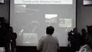 Sebuah slide ditampilkan mengenai daerah yang diterjang longsor saat konferensi pers di Jakarta, Senin (15/12/2014). (Liputan6.com/Faizal Fanani)