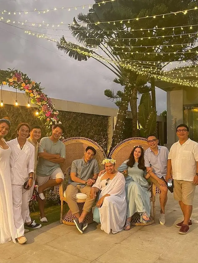 Chelsea Islan dilamar kekasihnya, Rob Clinton Kardinal (Instagram Stories)