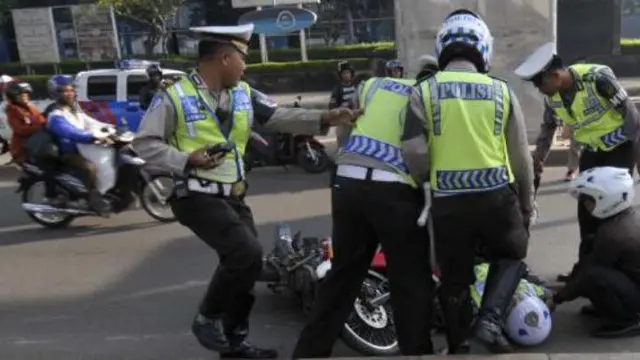 [Bintang] Bukti-bukti Kalau Kamu Harus Menghargai Bapak Polisi