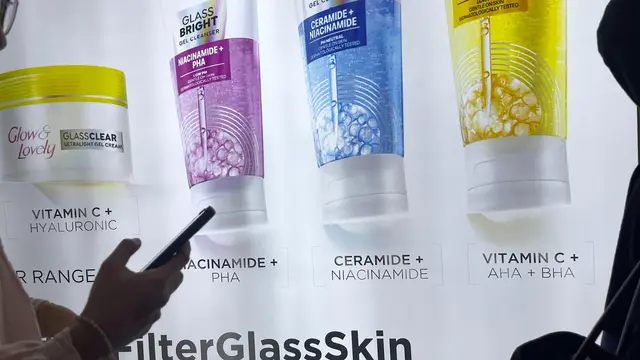 Glow & Lovely Glass Bright Ultralight Range