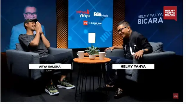 Arya Saloka jadi bintang tamu vlog Helmy Yahya (Foto: YouTube/Helmy Yahya Bicara)