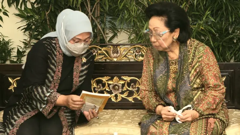 Menteri Ketenagakerjaan Ida Fauziyah saat mengunjungi Kampoeng Djamoe Organik Martha Tilaar di Cikarang, Bekasi, Jawa Barat, Rabu (3/2/2021).