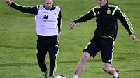 Andres Iniesta berlatih dengan timnas Spanyol (JAVIER SORIANO / AFP)